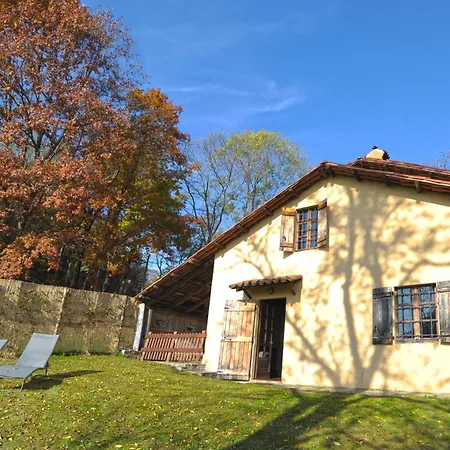 Ca`Becca Bioglio- Il portico sulla valle Villa *
