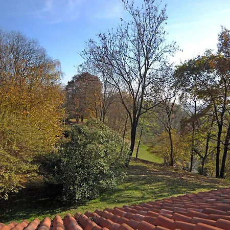 Ca`Becca Bioglio- Il portico sulla valle