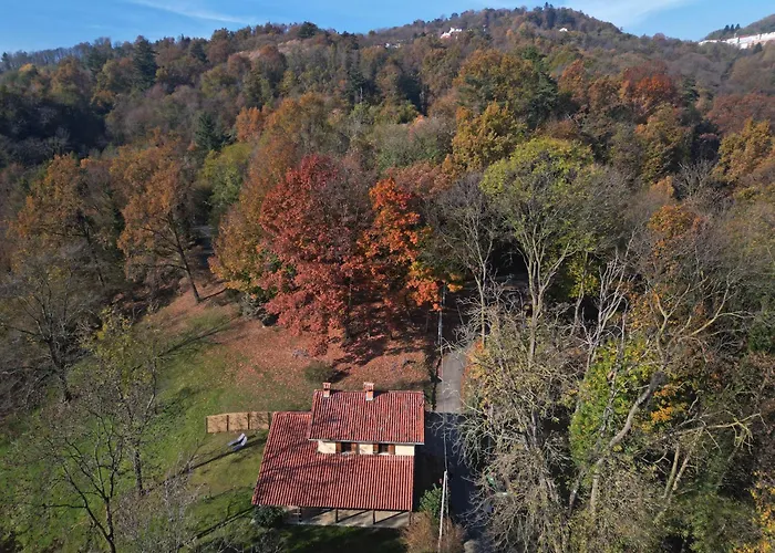 Ca'becca Bioglio- Il Portico Sulla Valle Villa
