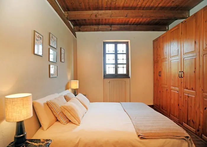 Ca'becca Bioglio- Il Portico Sulla Valle Villa *